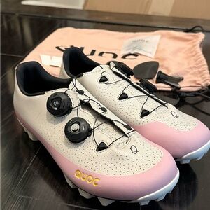 Quoc Gran Tourer XC MTB White and Pink Cycling Shoes